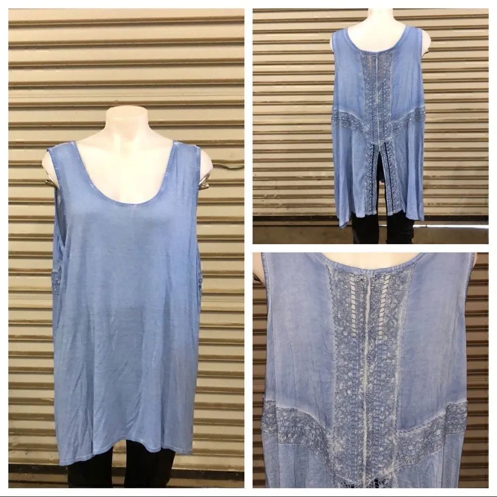Live and let live blue top with trim 1X NWOT